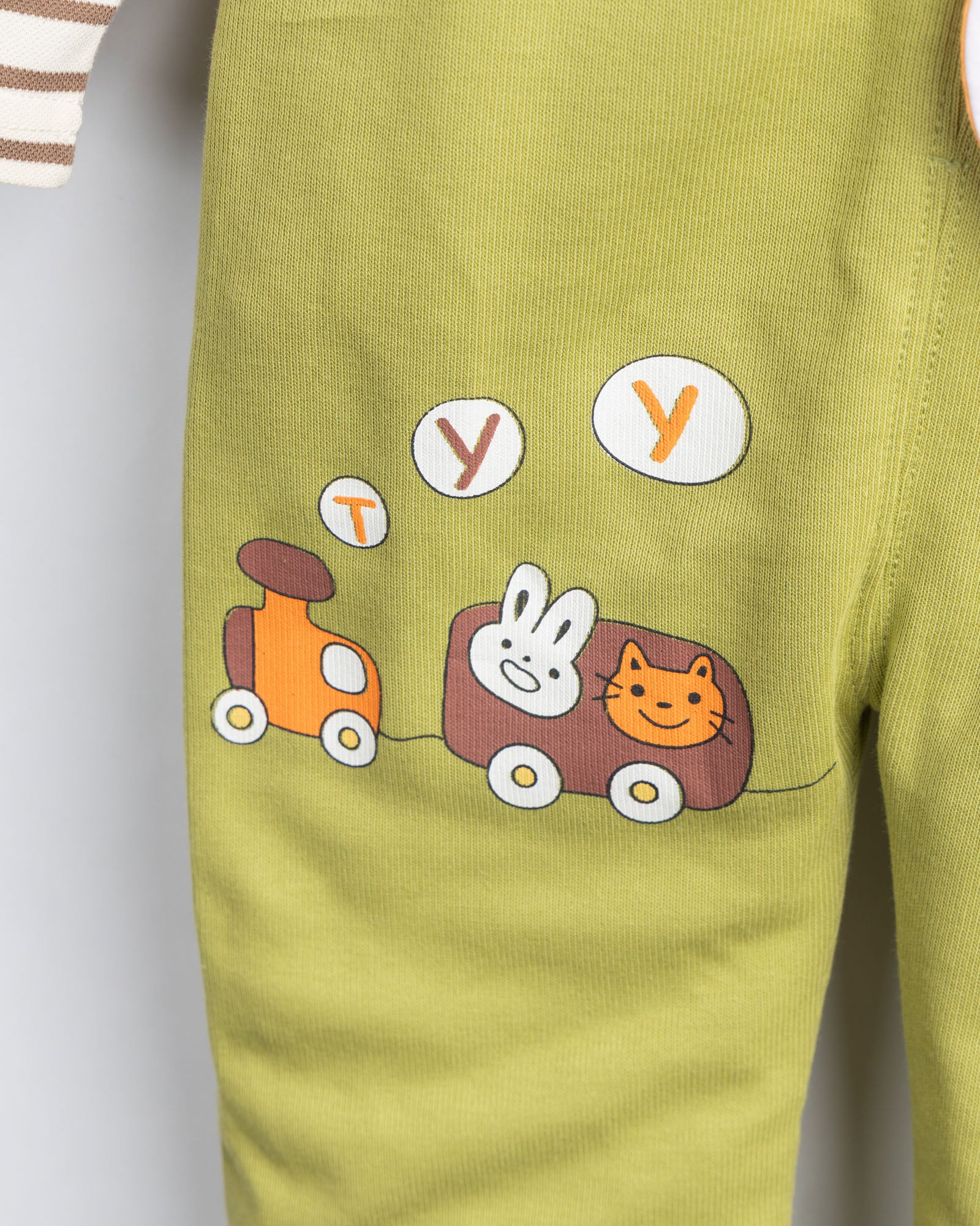 Giraffe Giggles Dungaree Set