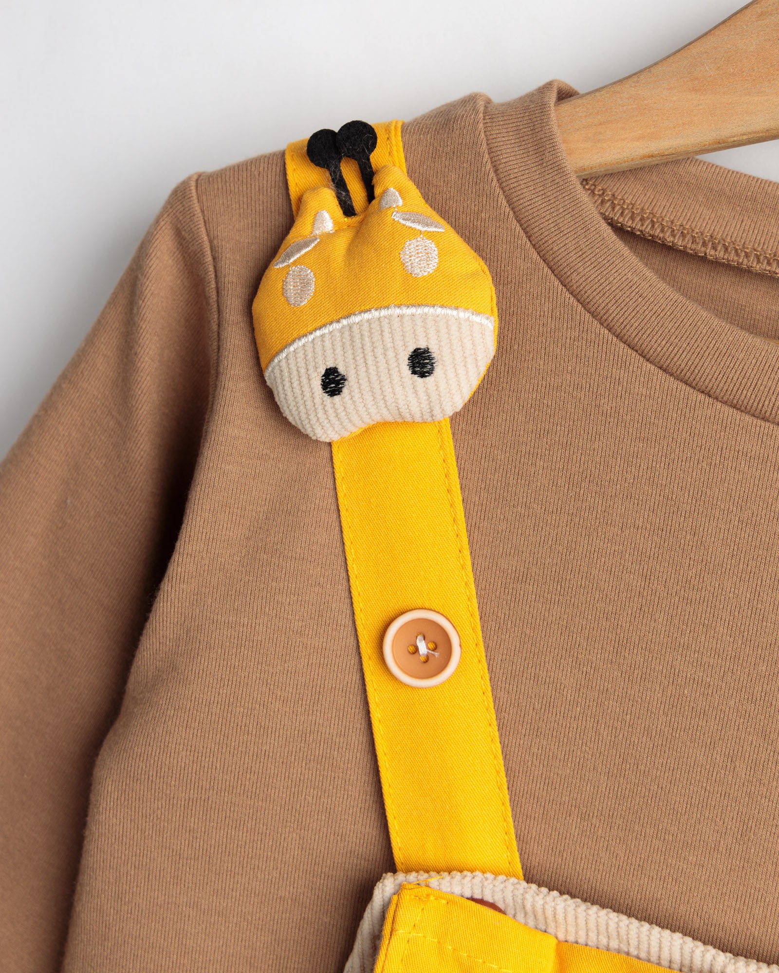 Little Giraffe Adventure Set