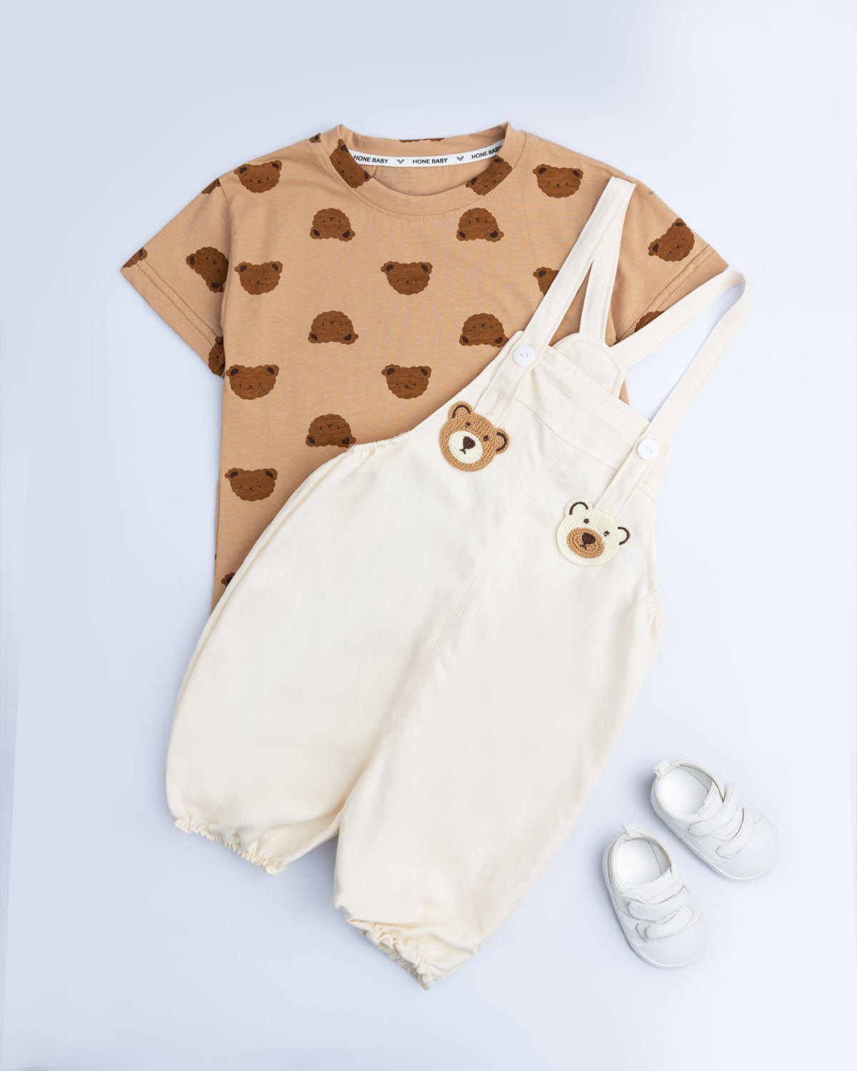 Paw paw bear dungaree set